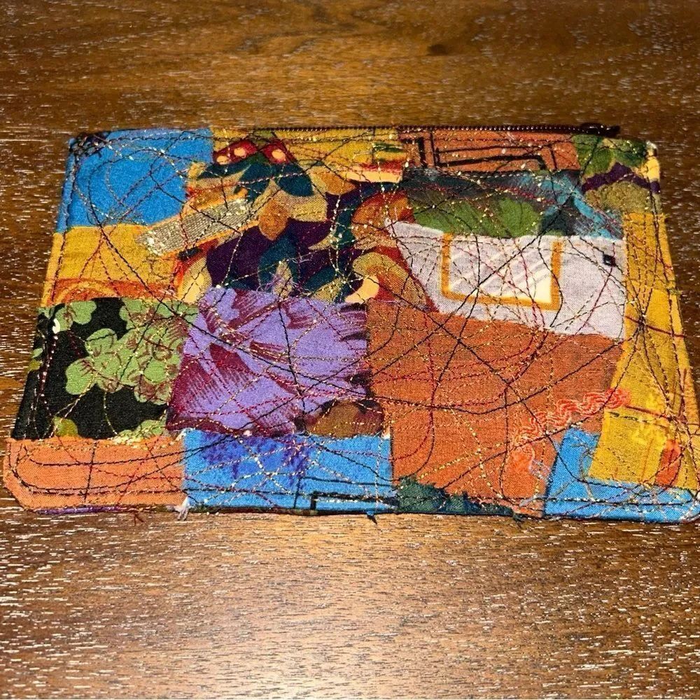 La Due Patchwork Zipper Closure Bag - Picture 8 of 8